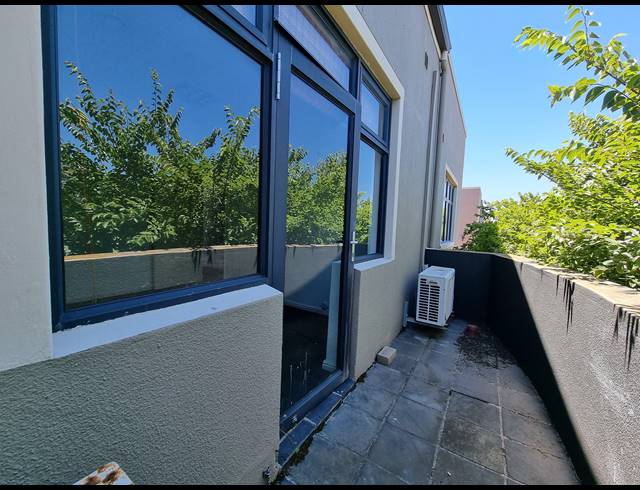 105M² OFFICE TO LET IN CENTURY CITY
